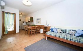 Terraced House In The Ca' Del Pino Holiday Complex With Communal Pool In Bibione